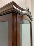 Kompakti vitriinikaappi 