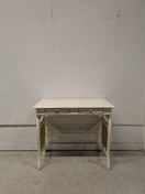 Entisöity vanha työpöytä 