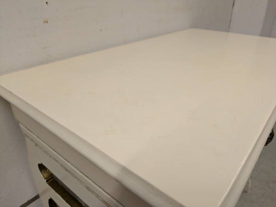 Entisöity vanha työpöytä 