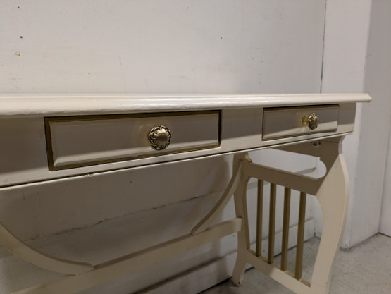 Entisöity vanha työpöytä 