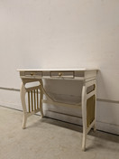 Entisöity vanha työpöytä 