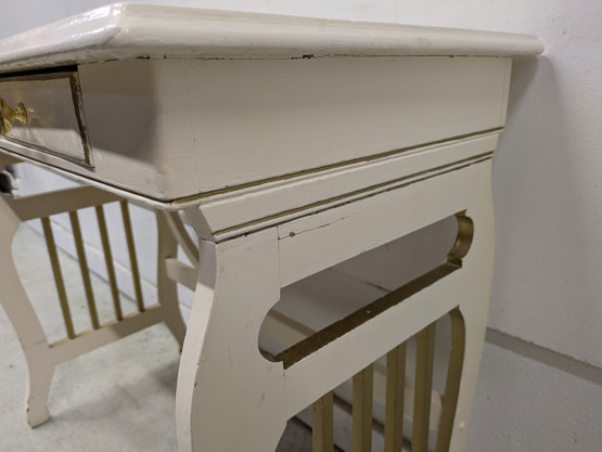 Entisöity vanha työpöytä 