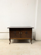 Vanha tarjoilukaappi