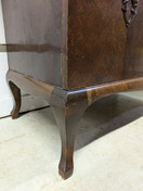 Vanha tarjoilukaappi