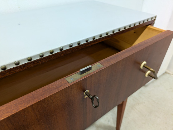 Teak lipasto 60-luku 