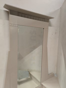 Vanha kaunis peilikaappi 