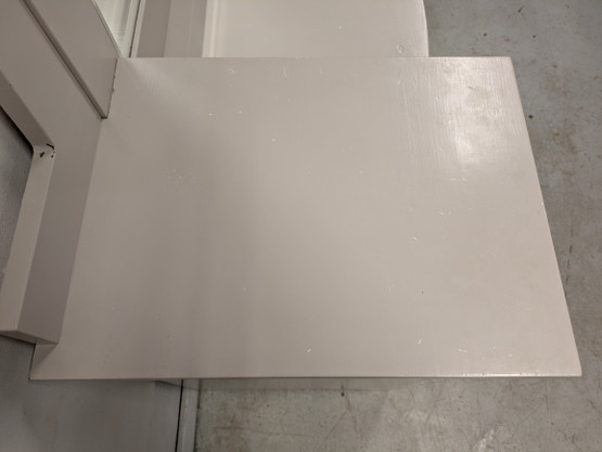 Vanha kaunis peilikaappi 