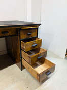 Upea entisöity kirjoituspöytä 