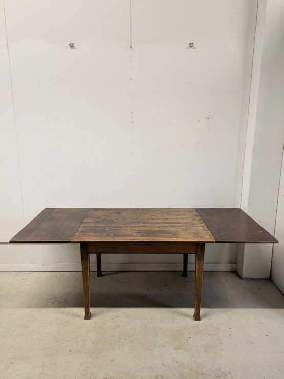 Upea Jugend ruokapöytä 