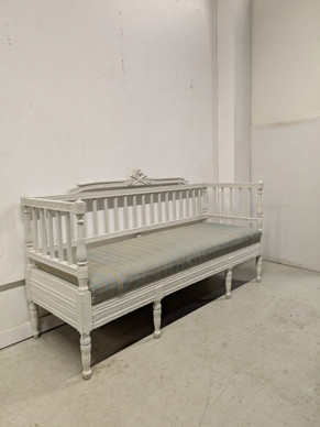 Kustavilainen sivustavedettävä sohva