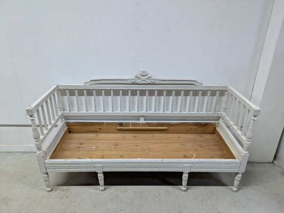 Kustavilainen sivustavedettävä sohva