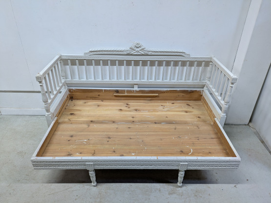 Kustavilainen sivustavedettävä sohva