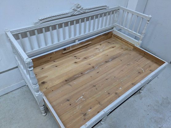 Kustavilainen sivustavedettävä sohva