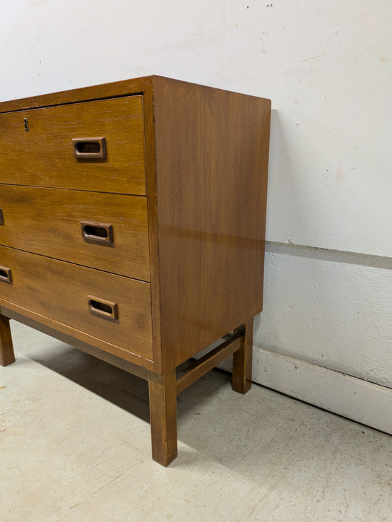 Teak lipasto 60-luku 