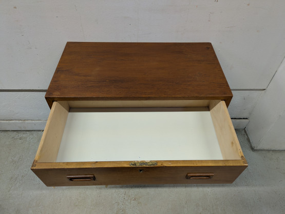 Teak lipasto 60-luku 