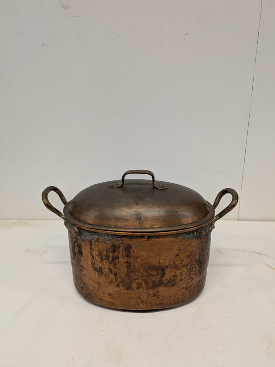 Vanha suuri kuparipata