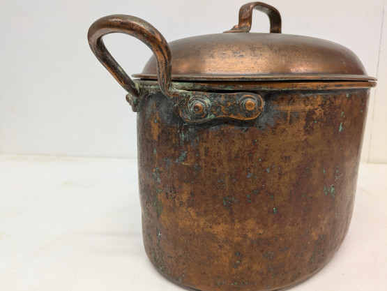 Vanha suuri kuparipata