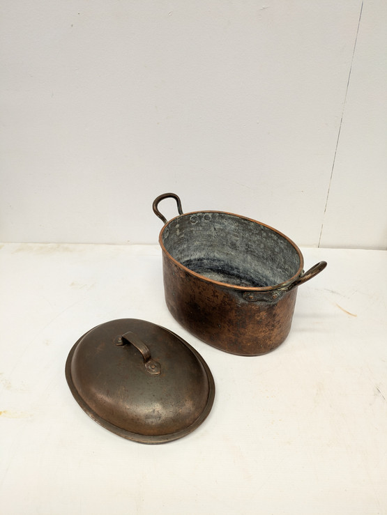 Vanha suuri kuparipata