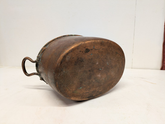 Vanha suuri kuparipata