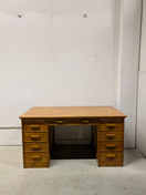 Vanha tamminen kirjoituspöytä 