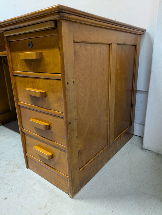 Vanha tamminen kirjoituspöytä 