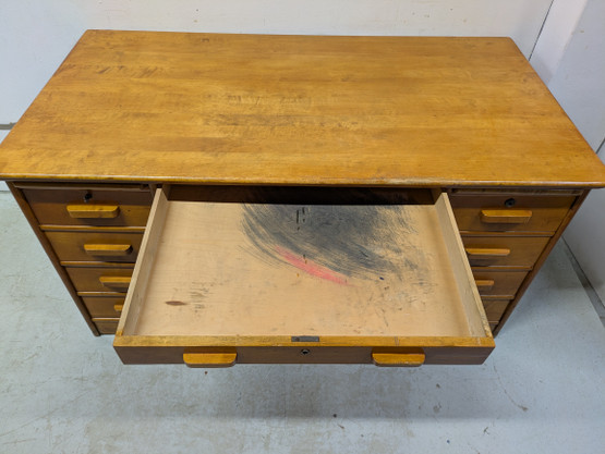 Vanha tamminen kirjoituspöytä 