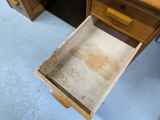 Vanha tamminen kirjoituspöytä 