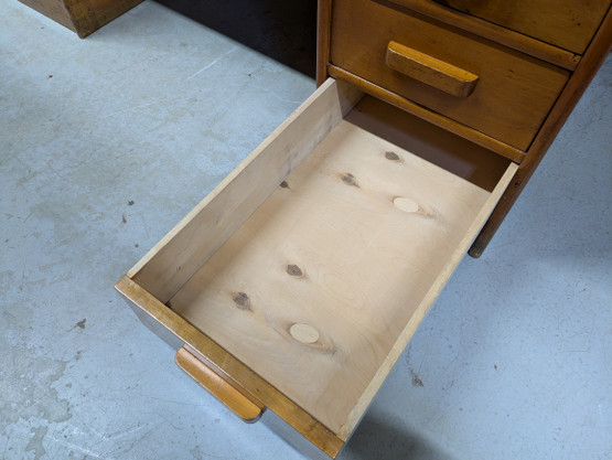 Vanha tamminen kirjoituspöytä 