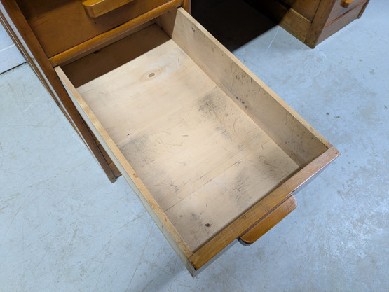 Vanha tamminen kirjoituspöytä 