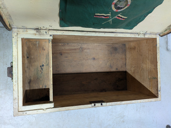 Antiikki merimiesarkku