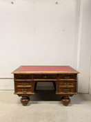 Vanha kirjoituspöytä 