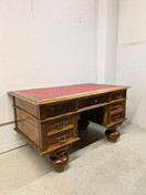 Vanha kirjoituspöytä 