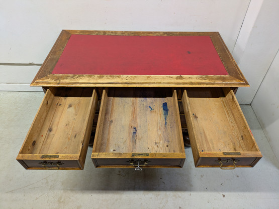 Vanha kirjoituspöytä 