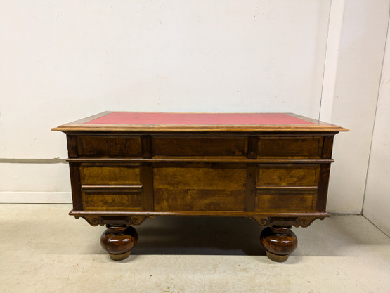 Vanha kirjoituspöytä 