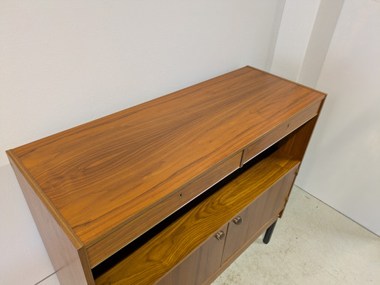 Teak kaappi / lipasto 60-luku 