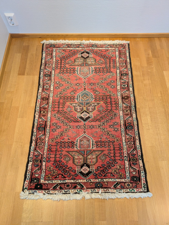 Käsinsolmittu pikku matto 80x135