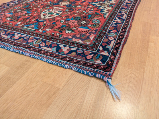 Käsinsolmittu pikku matto 77x138