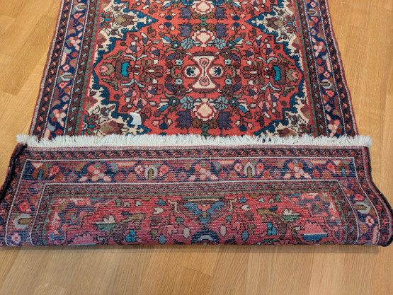 Käsinsolmittu pikku matto 77x138