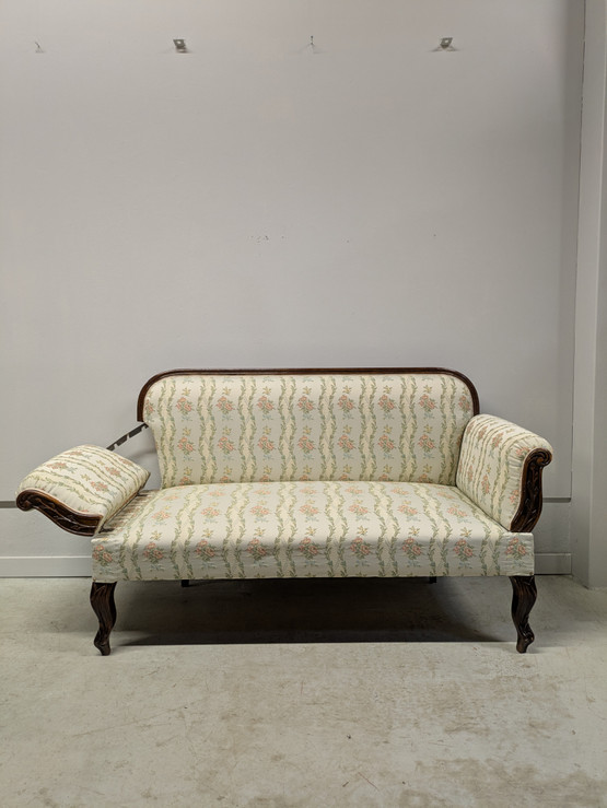 Upea kunnostettu daybed