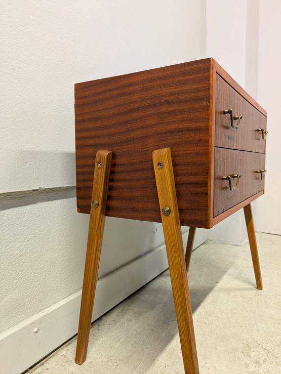 Teak lipasto 60-luku 