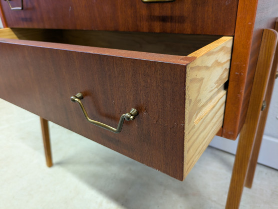Teak lipasto 60-luku 