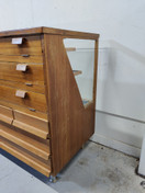 Vintage vitriini / tiski