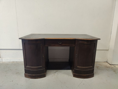 Vanha kirjoituspöytä