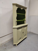 Talonpoikais kulmakaappi