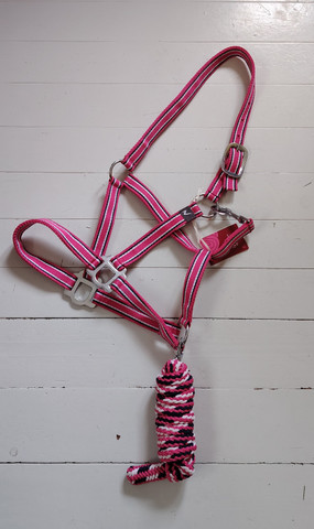 SECOND HAND käyttämätön pinkki riimu+riimunnaru-setti, full