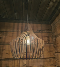 Riippuvalaisin Lakka