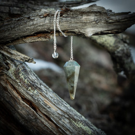 Labradoriitti-heiluri