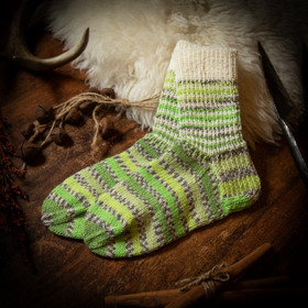 Villasukat, limenvihreä-raidalliset, koko 35-36