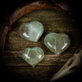 Garnieriitti (vihreä kuukivi) -sydän