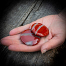 Punainen jaspis kämmenkivi